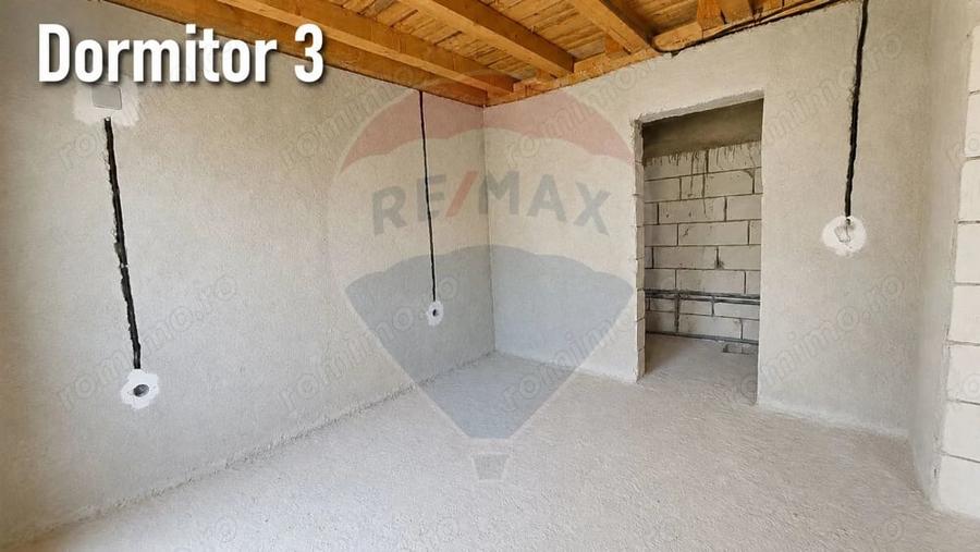 Casă cu Teren 200 Mp în Poiana