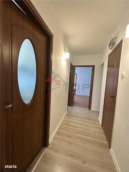 Apartament cu 2 camere semidecomandat în Podu Roș