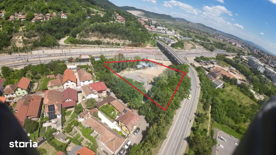 Teren de 3297 mp, în Central