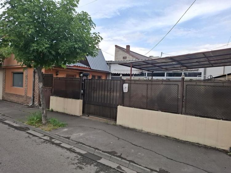 Casă cu 4 camere în Central