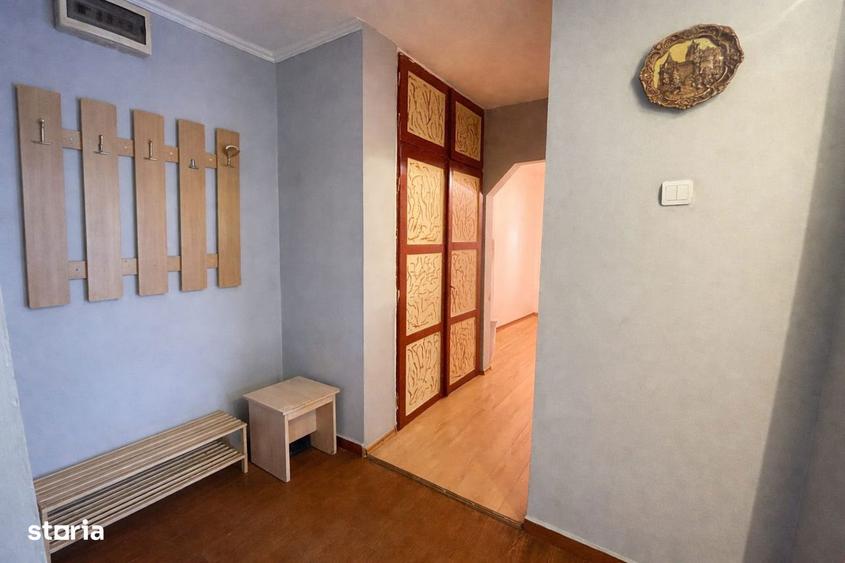 Apartament cu 3 camere, mobilat în Decebal