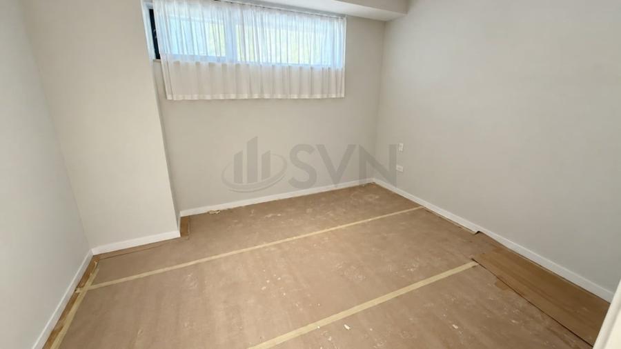 Apartament cu 5 camere decomandat în Băneasa