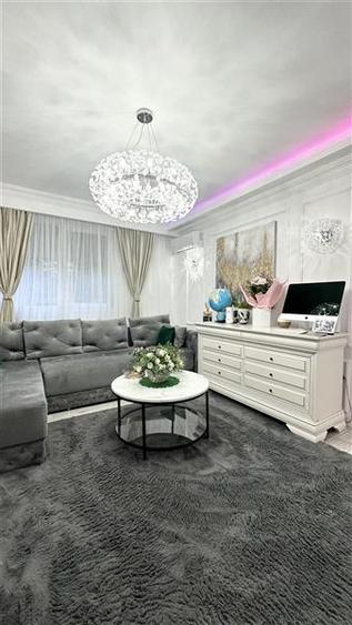 Apartament cu 4 camere semidecomandat, mobilat în Tomis Nord
