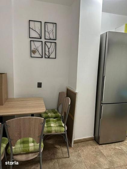 Apartament cu 3 camere semidecomandat în Pantelimon