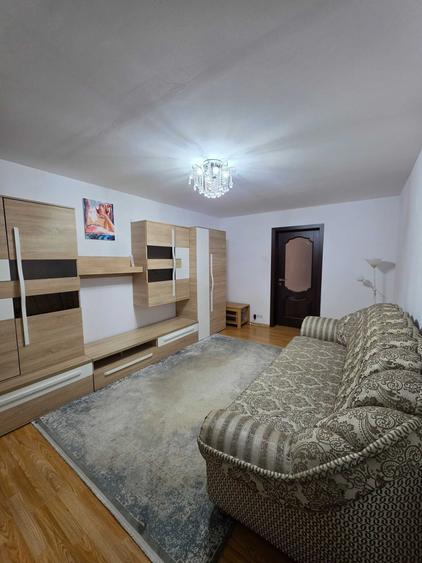 Apartament cu 2 camere decomandat în Nicolina