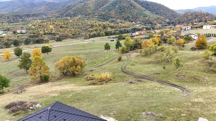 Teren de 1255 mp, în Cisnădioara