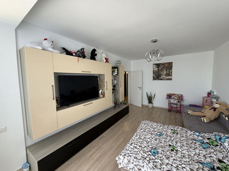 Apartament cu 2 camere decomandat, mobilat în Brătianu