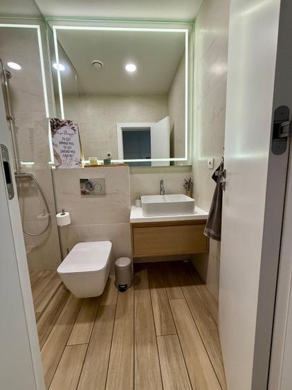 Casă individuală cu 7 camere cu Canalizare în Vultureni