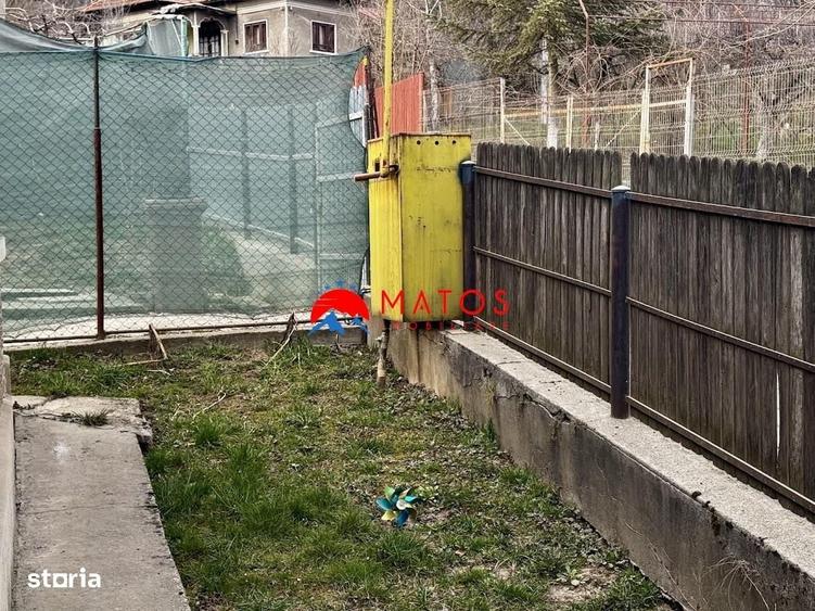 Casă cu 3 camere decomandat în Bobolia