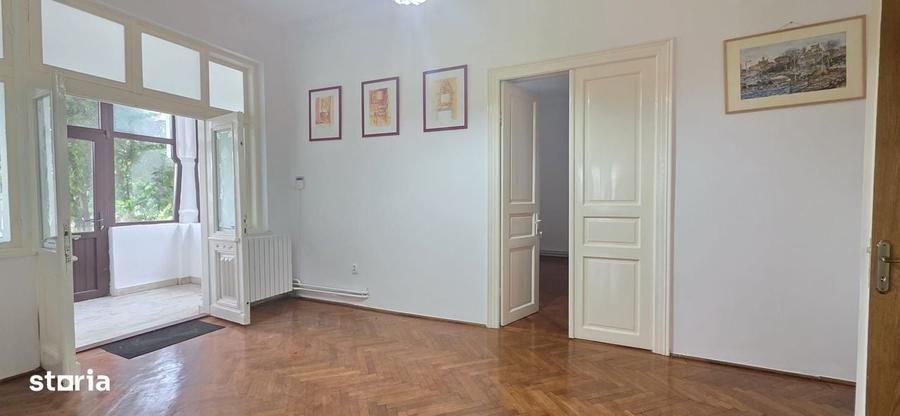 Casă cu 4 camere în Far