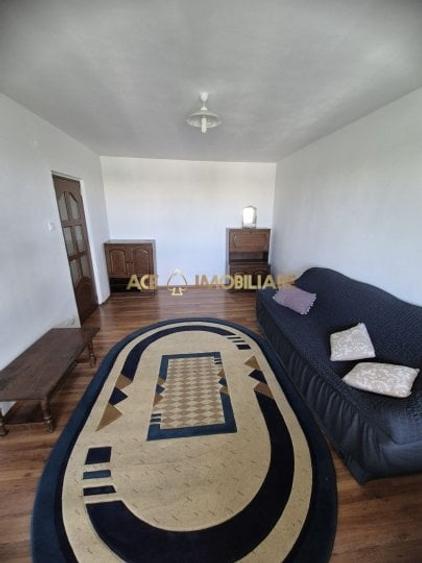 Apartament cu 2 camere decomandat, mobilat în Titan