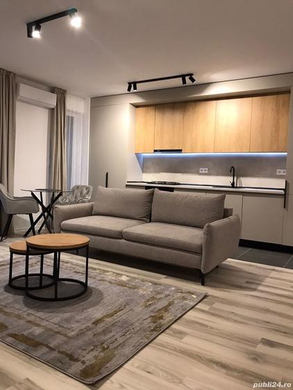 Apartament cu 3 camere semidecomandat în Giroc