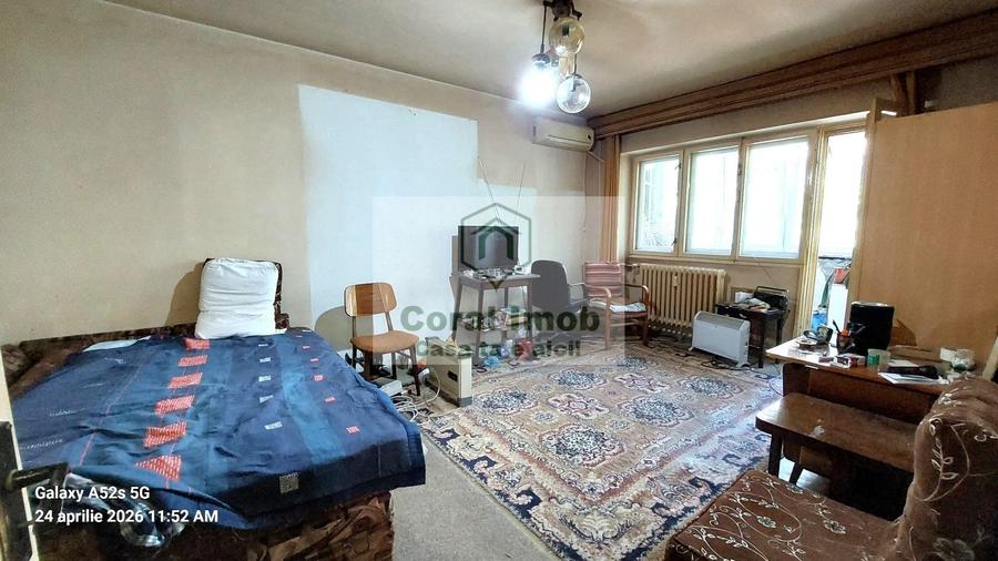 Apartament cu 3 camere semidecomandat în Doamna Ghica