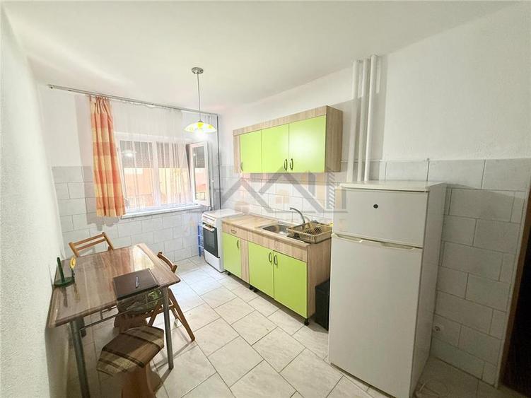 Apartament cu 2 camere decomandat în Girocului