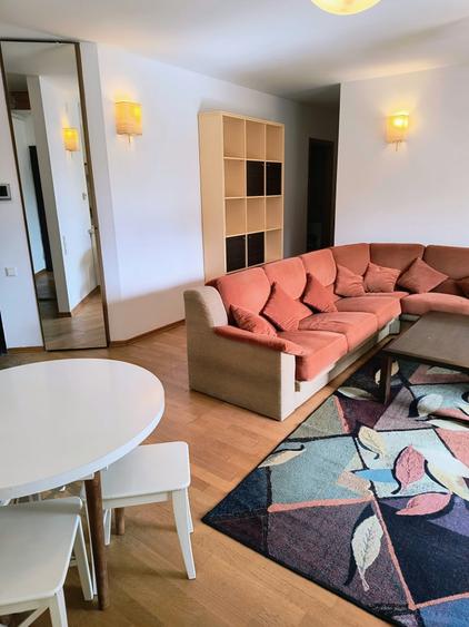 Apartament cu 3 camere semidecomandat, mobilat în Străulești
