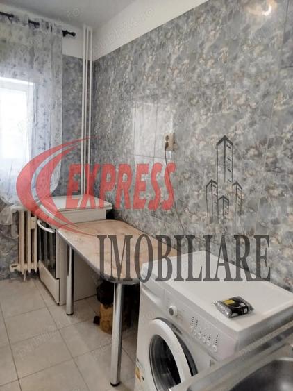 Apartament cu 4 camere semidecomandat în Dristor