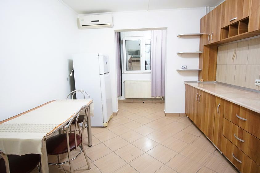 Apartament cu 2 camere decomandat, mobilat în Sebastian