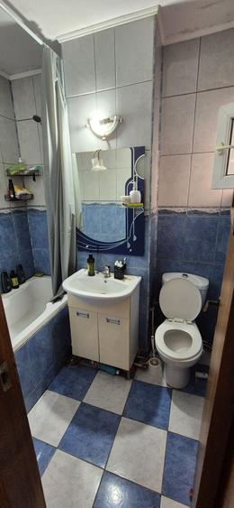 Apartament cu 4 camere decomandat în Trivale