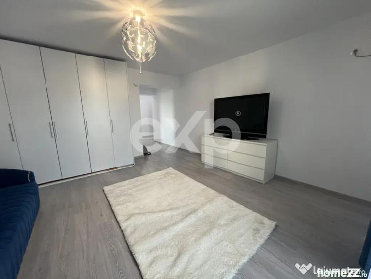 Apartament cu 3 camere decomandat în Titan