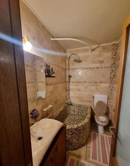 Apartament cu 3 camere semidecomandat în Vatra Luminoasă