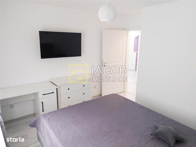 Apartament cu 3 camere decomandat în Narcisa