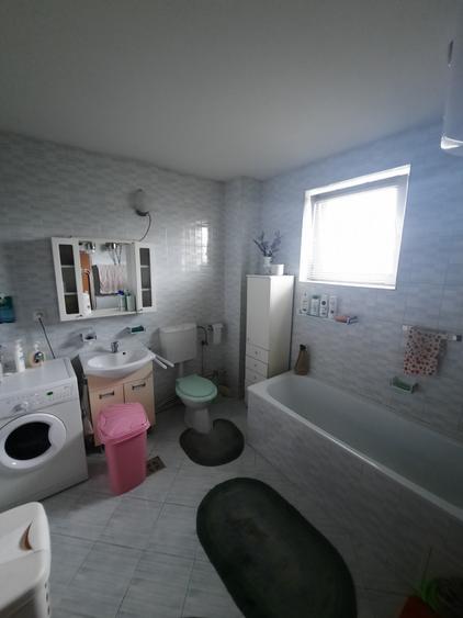 Duplex cu 5 camere cu Canalizare în Gruia