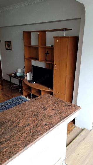 Garsonieră decomandată în Central
