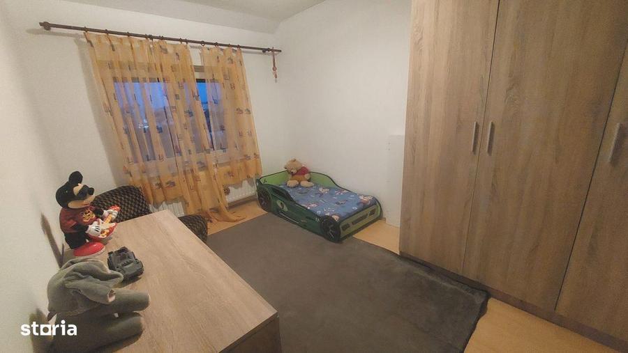 Apartament cu 3 camere decomandat în Cetate