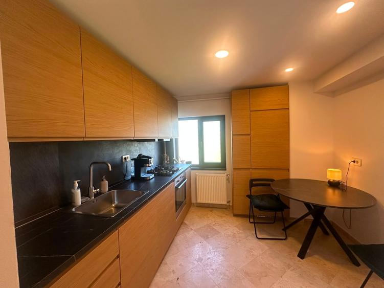 Apartament cu 2 camere semidecomandat în Vitan Mall