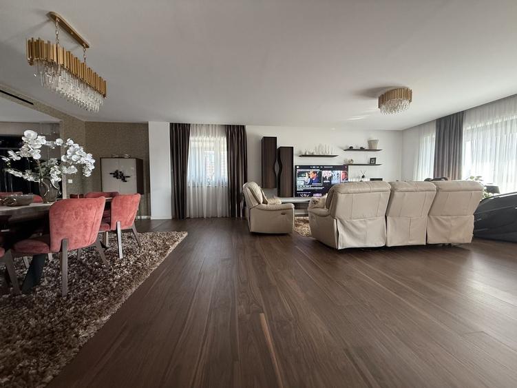 Apartament cu 4 camere decomandat, mobilat în Primăverii