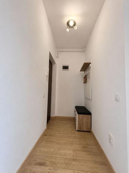 Apartament cu 2 camere semidecomandat, mobilat în Florești