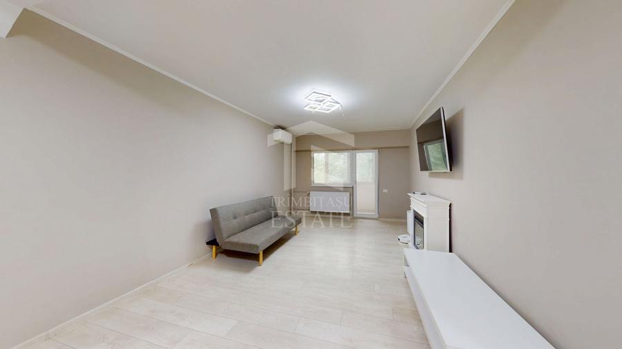 Apartament cu 3 camere decomandat, mobilat în Tei