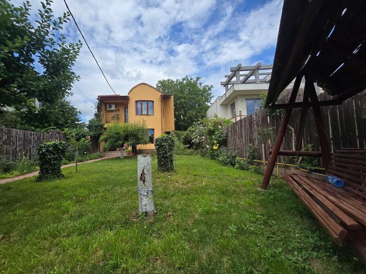 Casă individuală cu 4 camere cu Canalizare în Dobroești