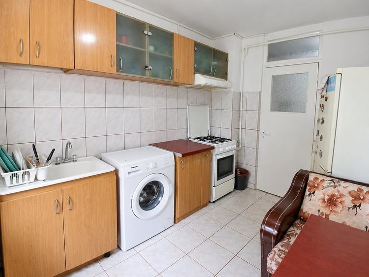Apartament cu 2 camere decomandat, mobilat în Tătărași