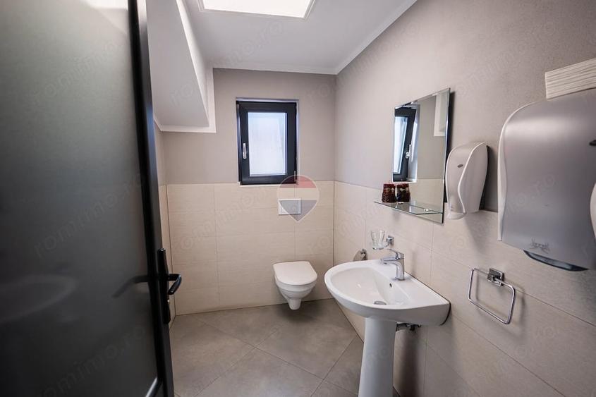 Spațiu comercial, de 1,400 mp, în Central