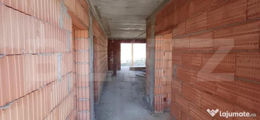 Casă cu 3 camere cu Teren 500 Mp în Central