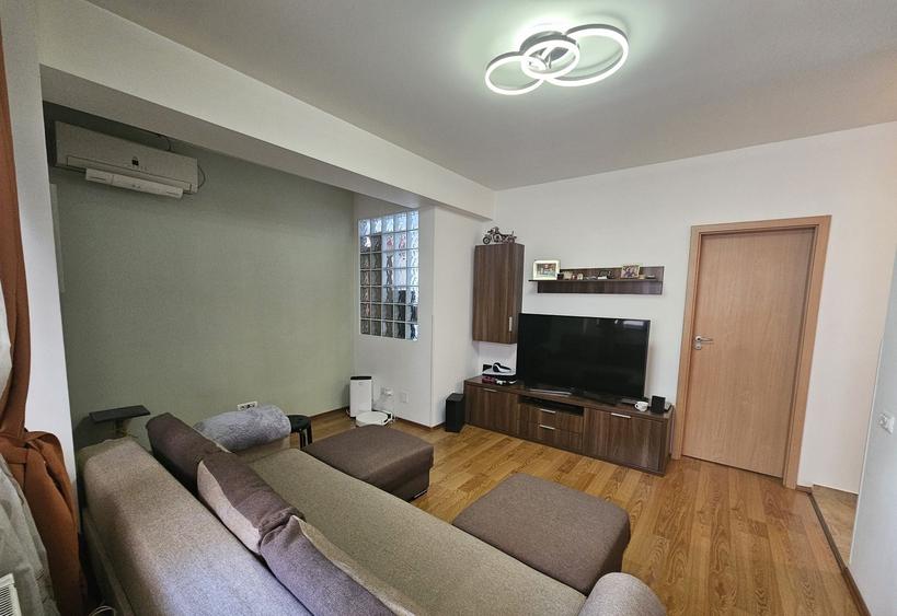 Apartament cu 3 camere decomandat în Ghencea