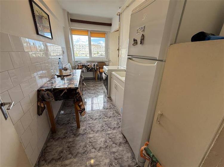Apartament cu 3 camere decomandat în Ultracentral
