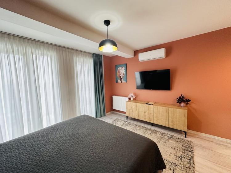 Apartament cu 2 camere decomandat, mobilat în Roșu