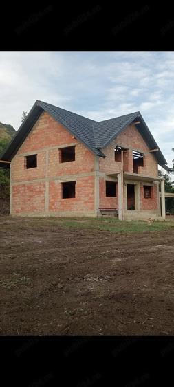 Teren de 900 mp, în Viișoara (Târgu Trotuș)