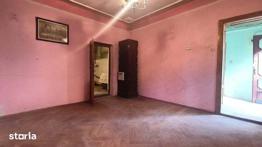Casă cu 2 camere cu Teren 1855 Mp în Cârjiți
