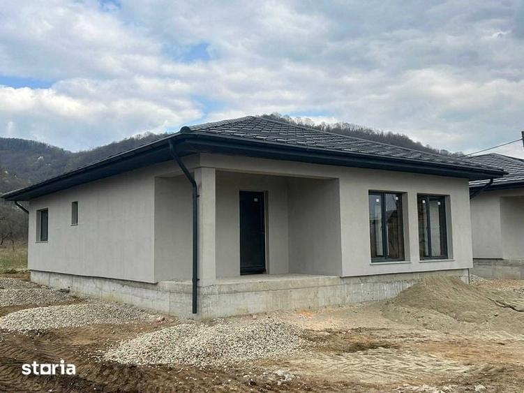 Casă cu 3 camere cu Teren 120 Mp în Central