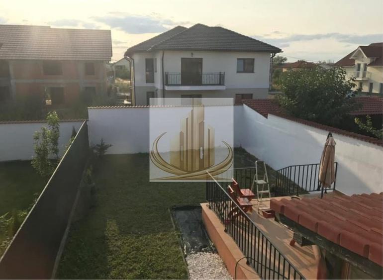 Casă individuală cu 4 camere cu Canalizare în Giroc