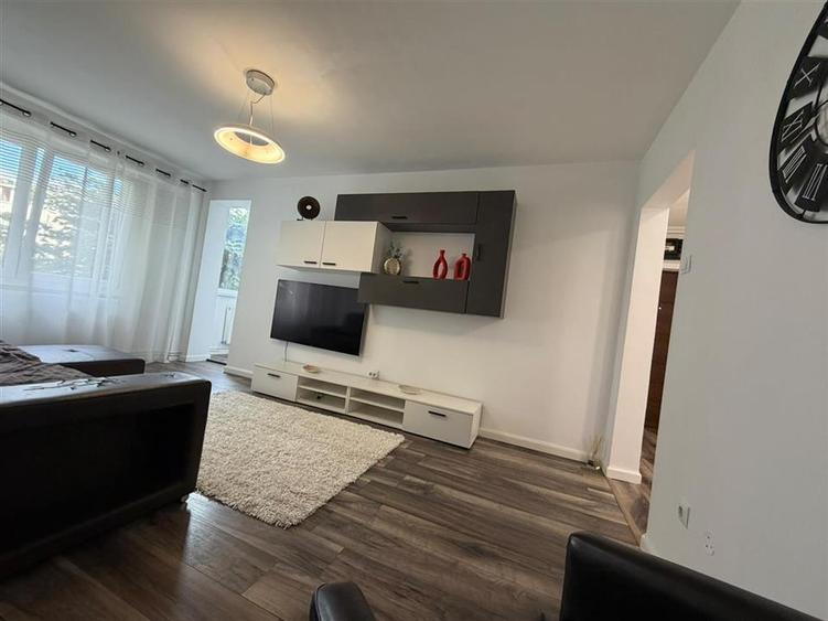 Apartament cu 3 camere circular în Centrul Civic