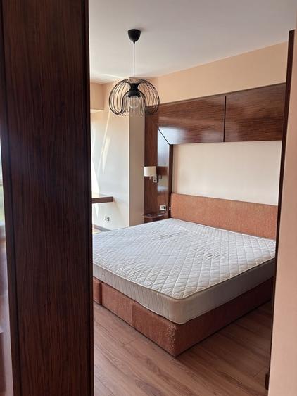 Apartament cu 2 camere semidecomandat în Văcăresti