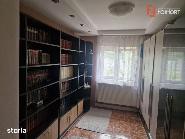 Casa individuala cu 9 camere, in Mosnita Noua, zona centrala - 12