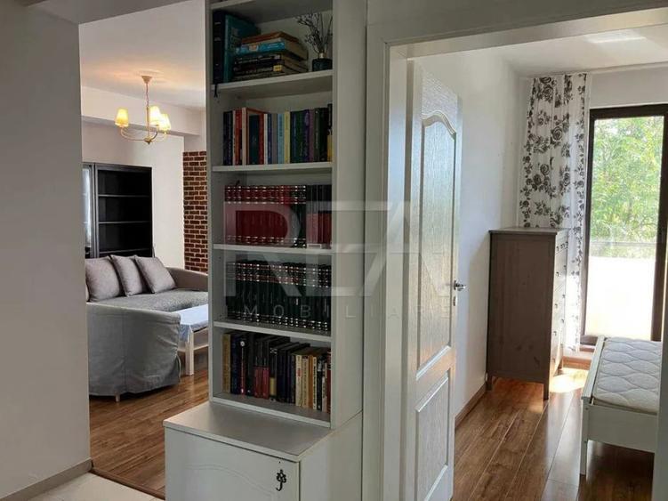 Apartament cu 2 camere decomandat în Jiului