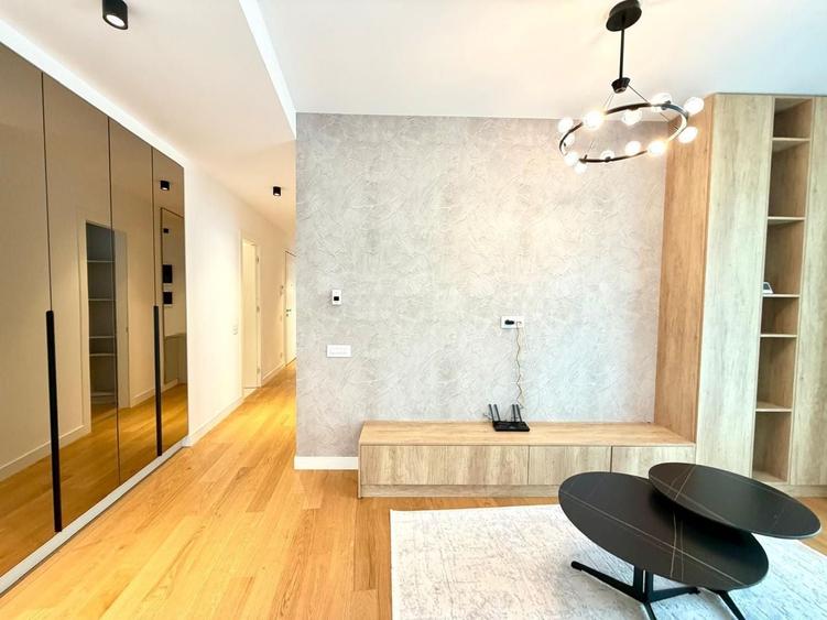 Apartament cu 3 camere, mobilat în Iancu Nicolae