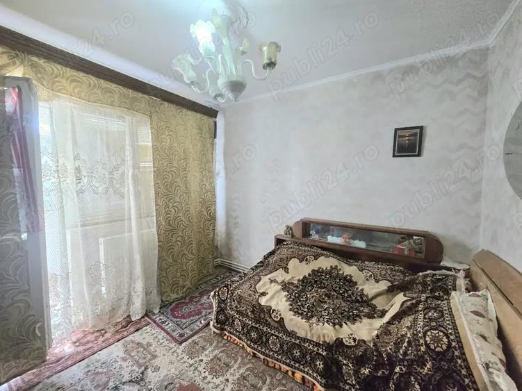 Apartament cu 3 camere decomandat în Școlilor