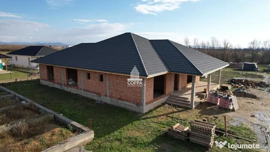 Casă cu 5 camere cu Teren 1300 Mp în Recea